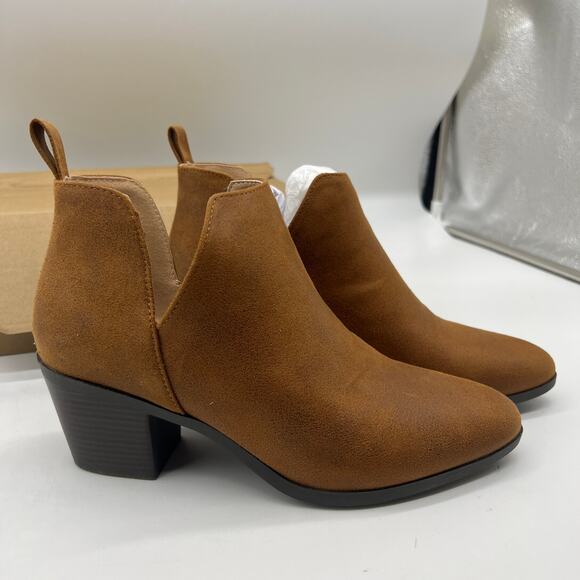 Journee Collection Womens Ankle Heel Booties Brown Size 8WD - Picture 1 of 13